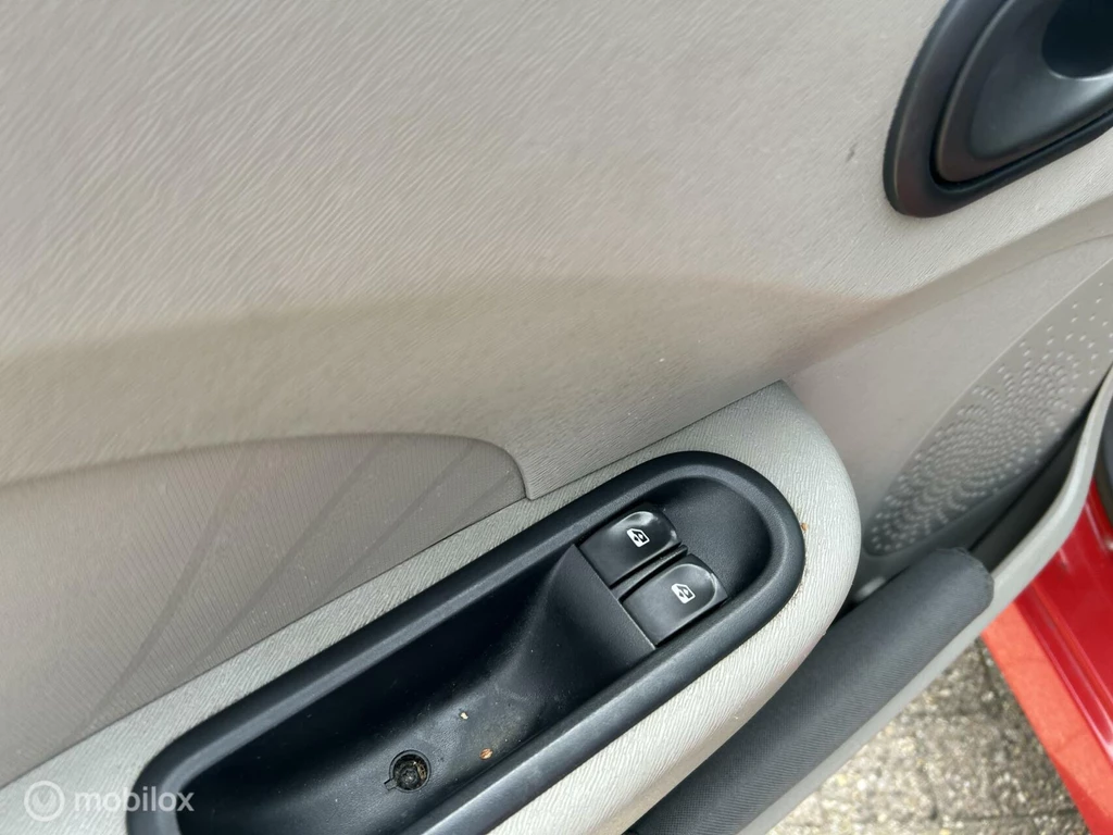 Renault Twingo 1.2 Acces LEES TEKTS