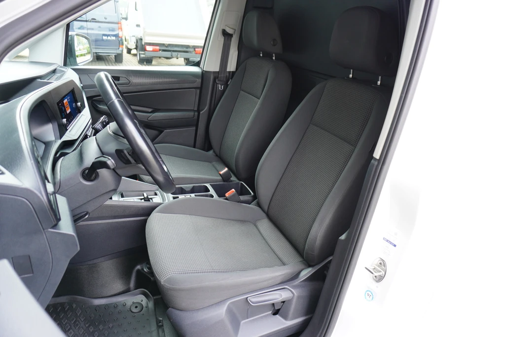 Volkswagen Caddy Cargo Maxi L2 122pk Automaat LED Camera Parkeersensoren Trekhaak Cruise control DAB
