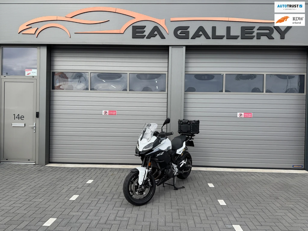 BMW F 900 XR